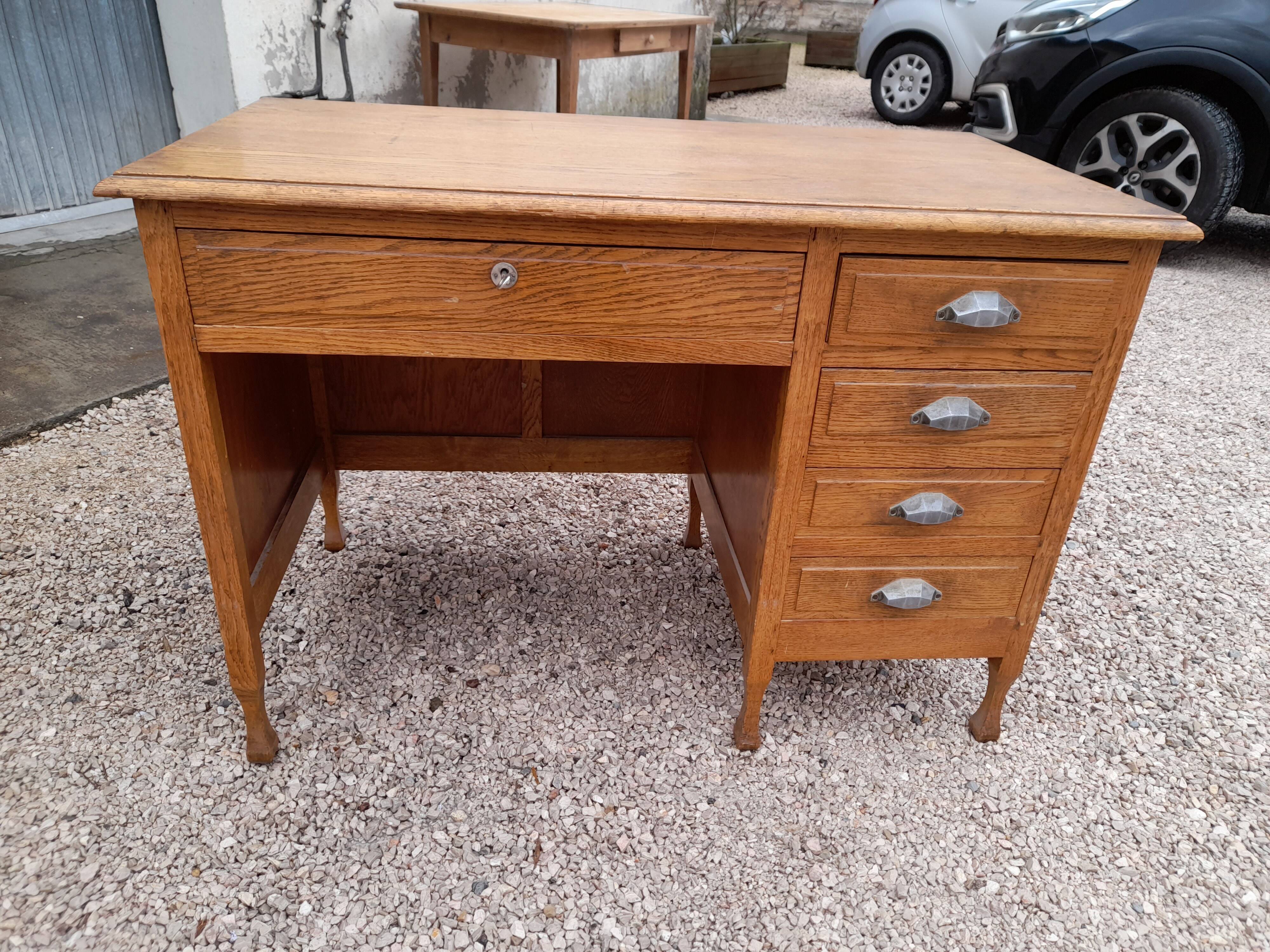 Old 1950 oak desk 5 drawers