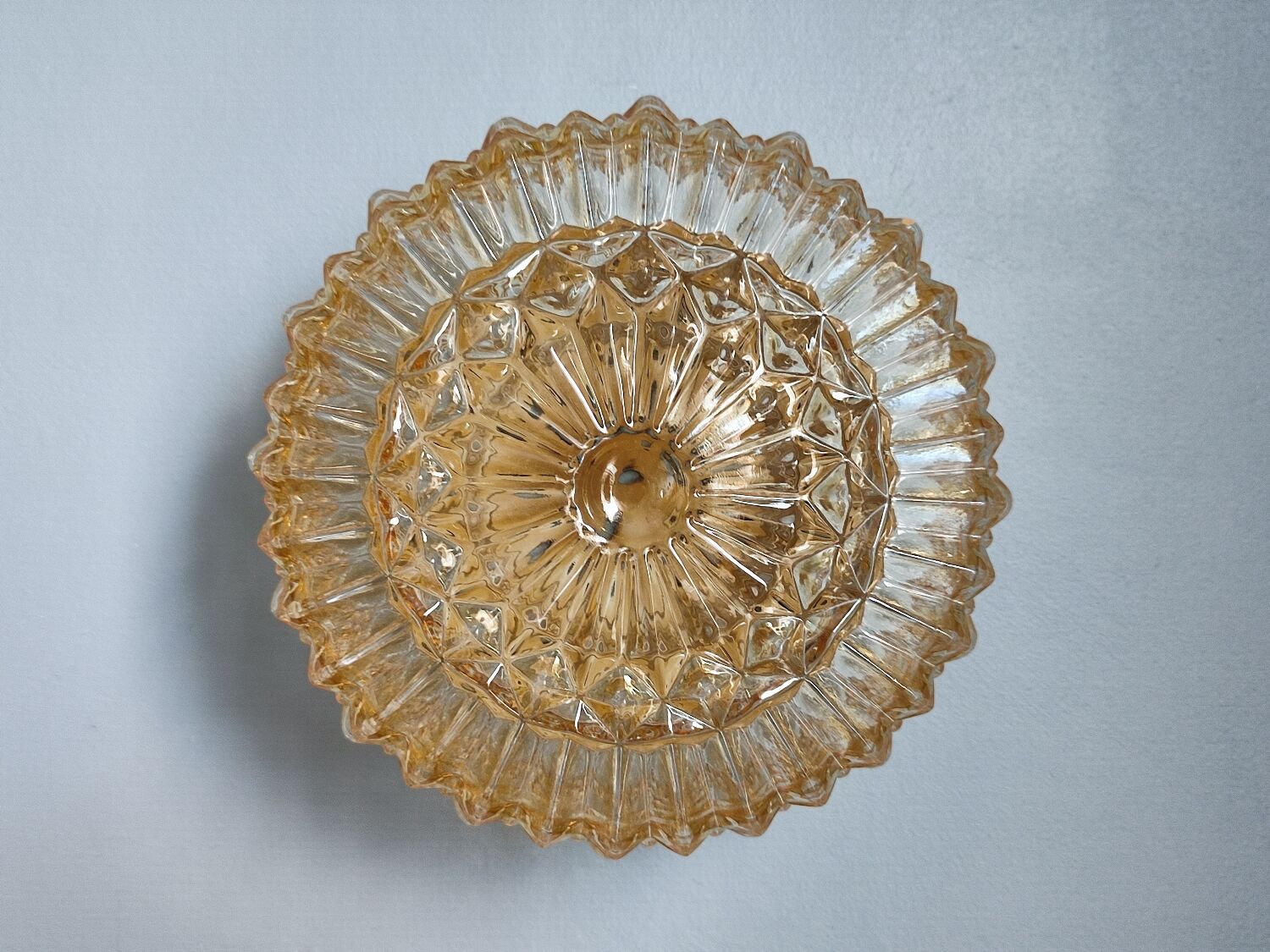 Prisma round ceiling lamp/wall lamp in vintage glossy glass