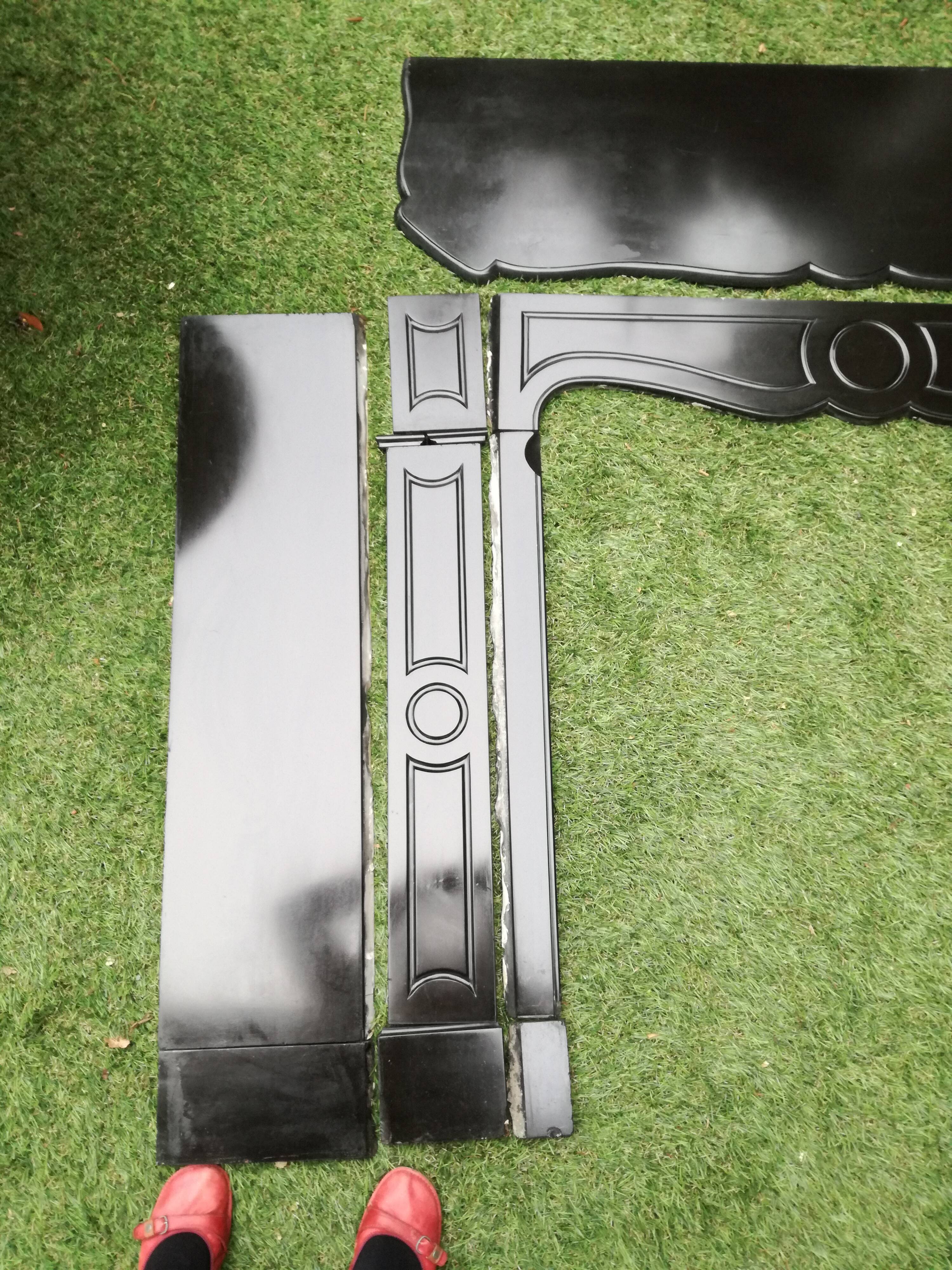 Pompadour fireplace in black marble nineteenth century.