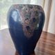 Vase bleu avec inclusion