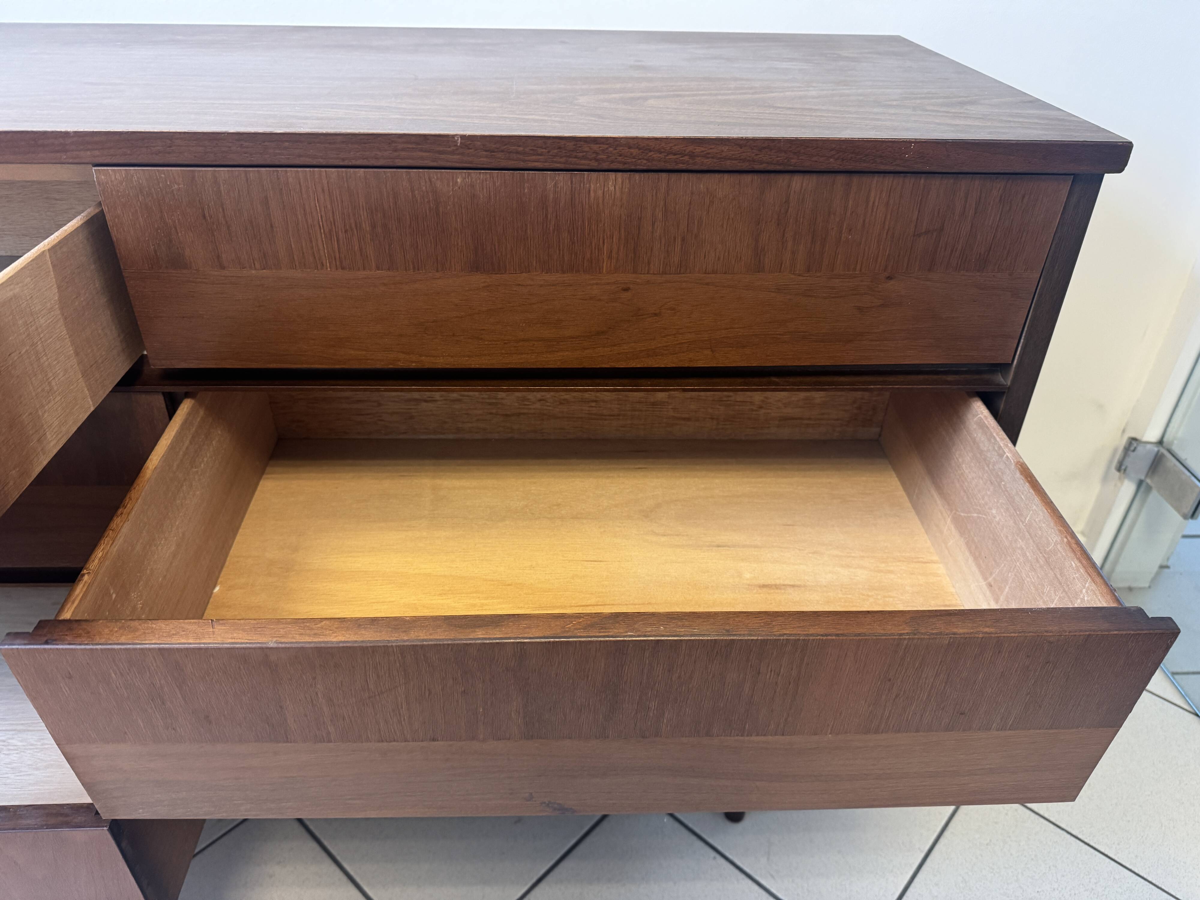 6-drawer Scandinavian style chest of drawers