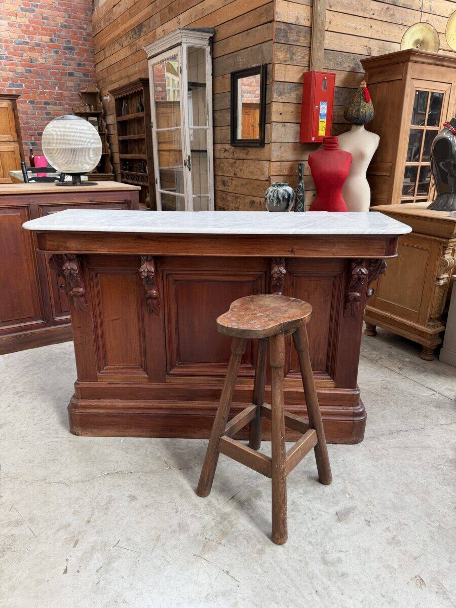 1950s bar counter