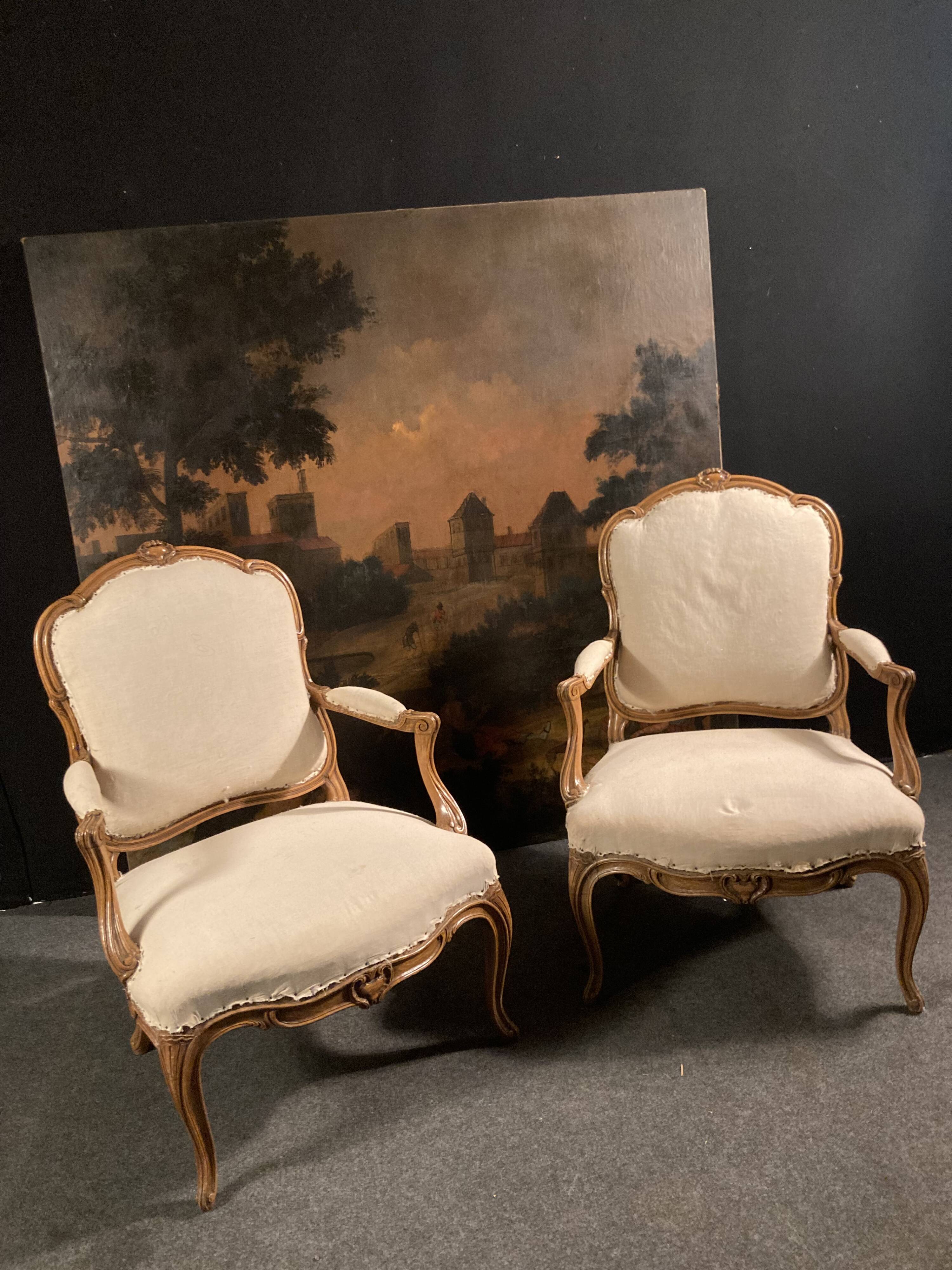 Pair of Queen armchairs