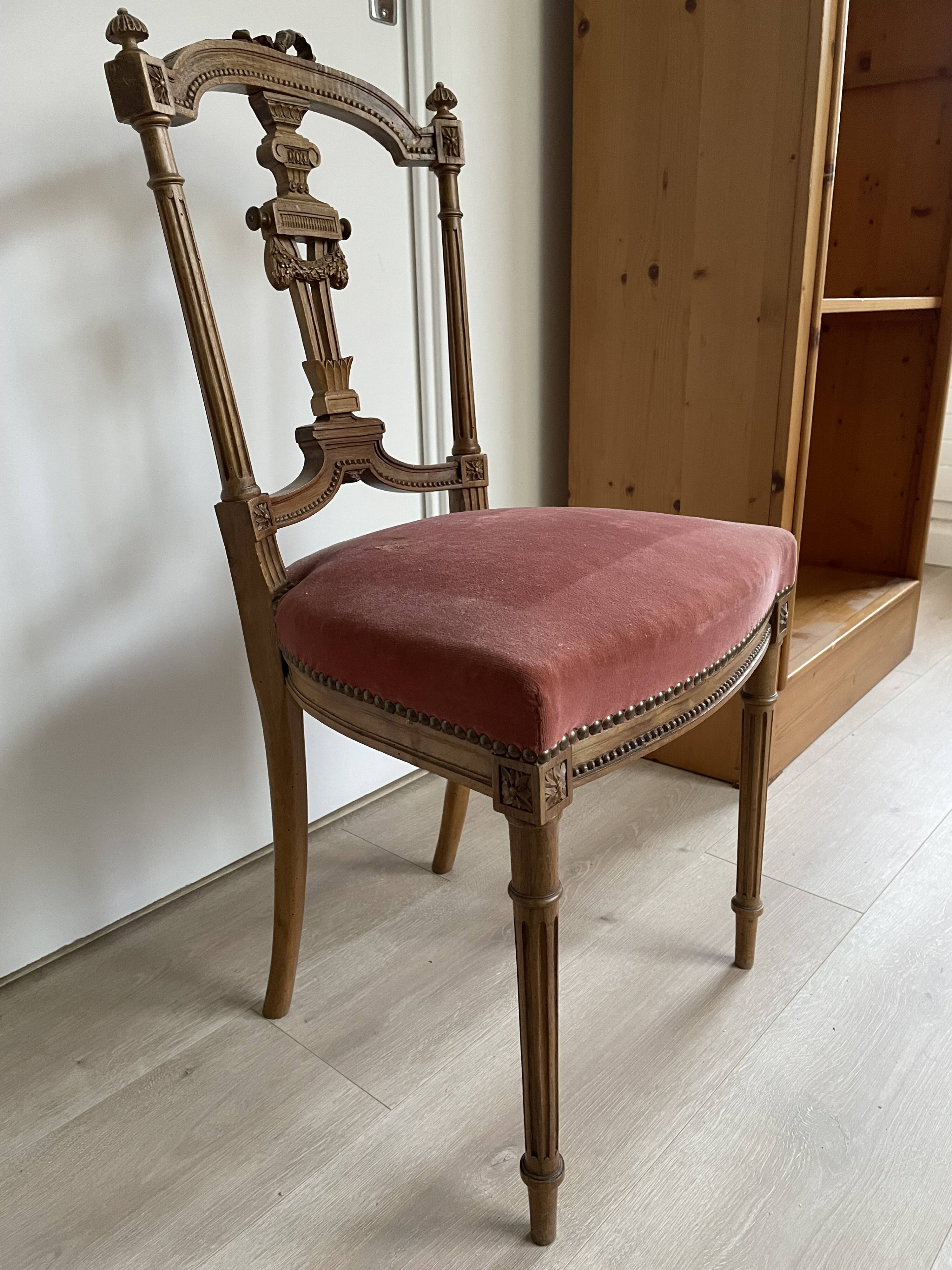 Elegant louis xvi style chair in carved wood