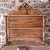 Carved wooden shelf, Haut de Saint Hubert