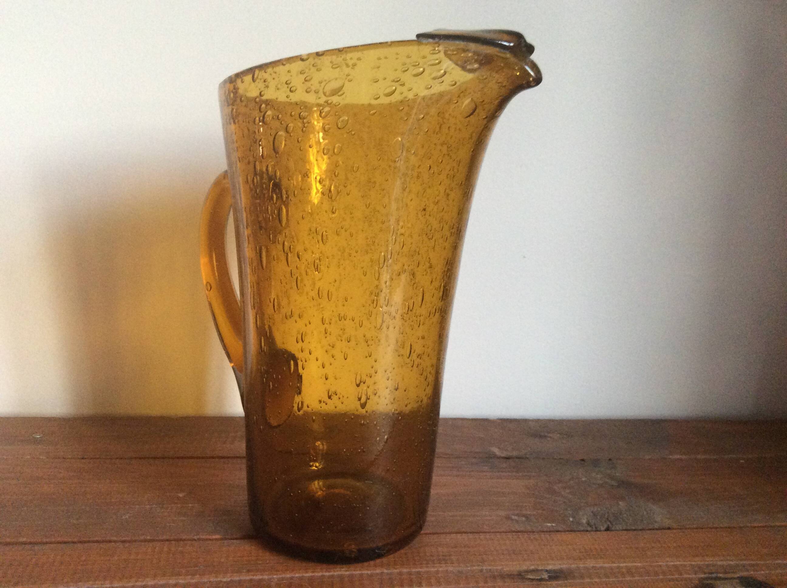 Pichet en verre bullè