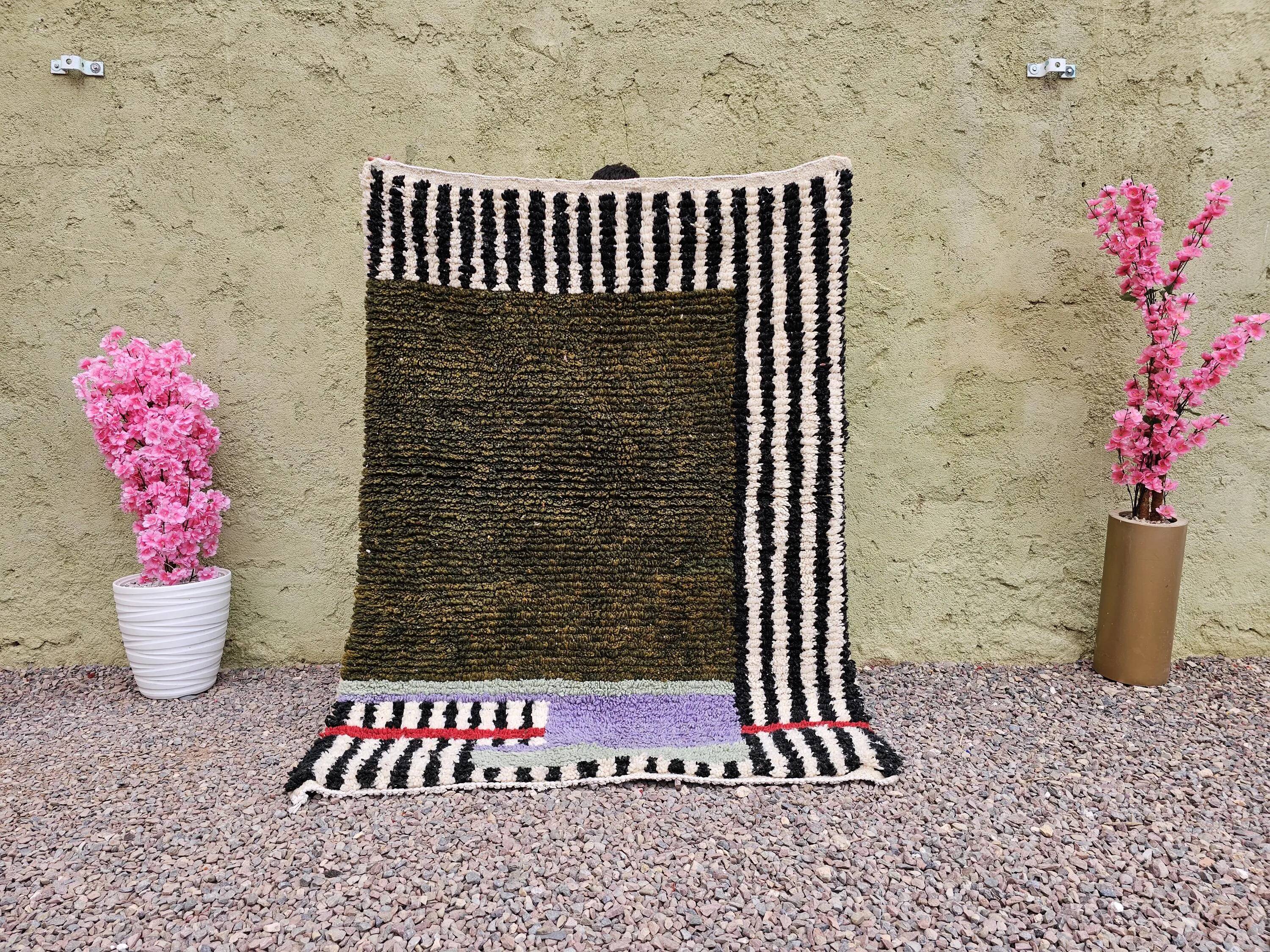 Unique Moroccan rug made of natural wool, 2.5x1.5 m.
