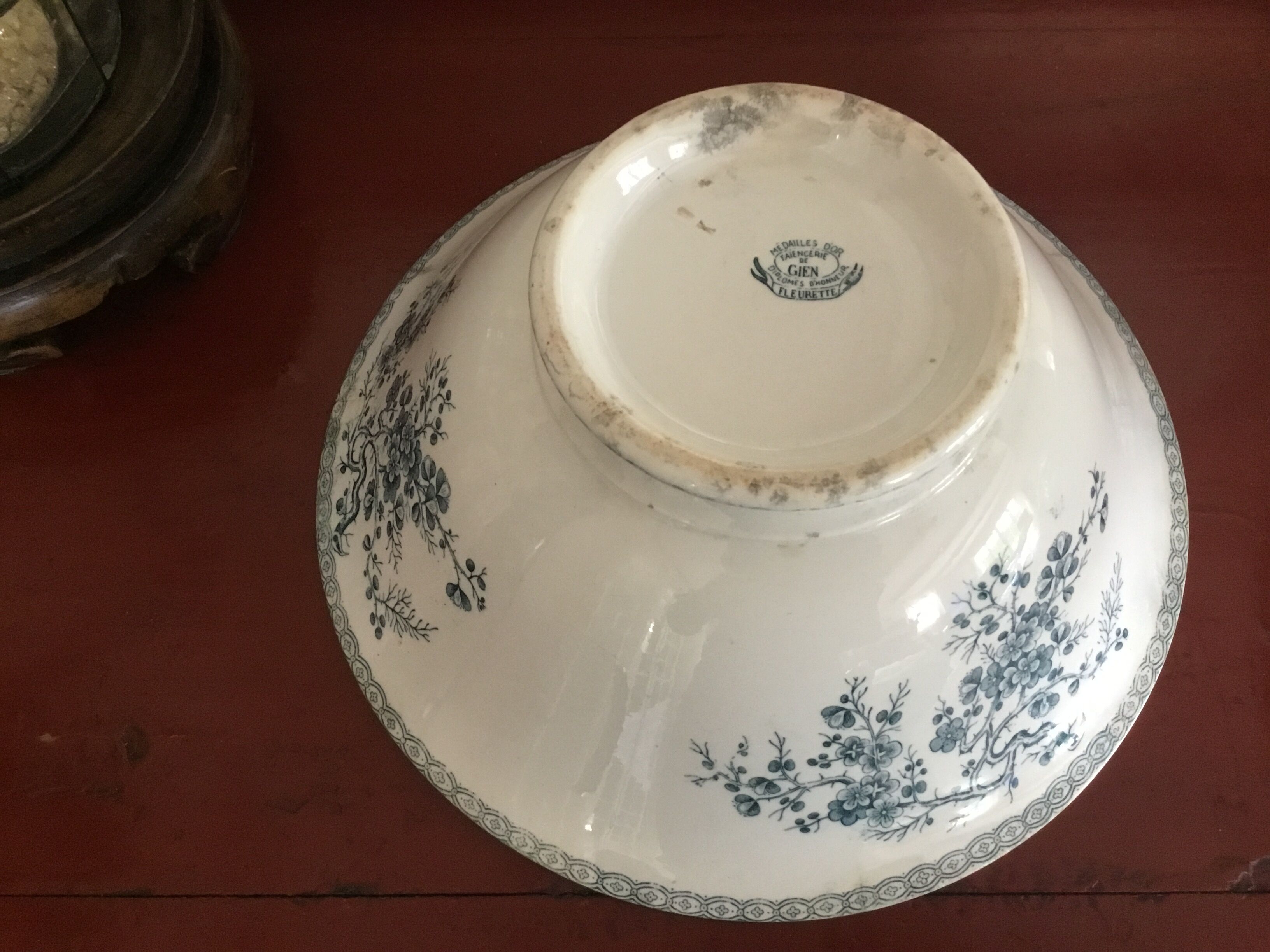 Gien's earthenware salad