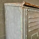 Industrial locker room from the Gantois brand around 1930