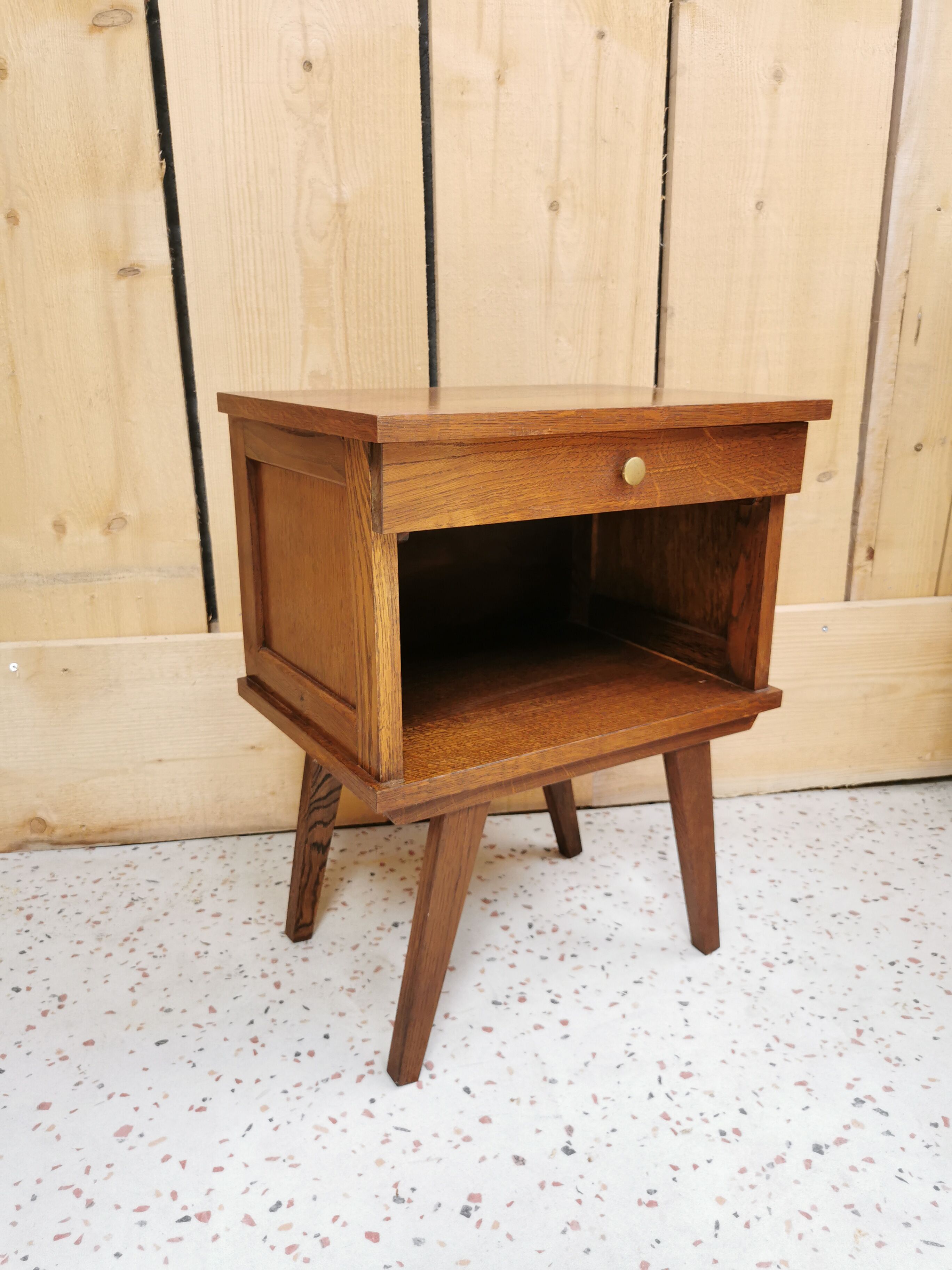 Bedside compass feet