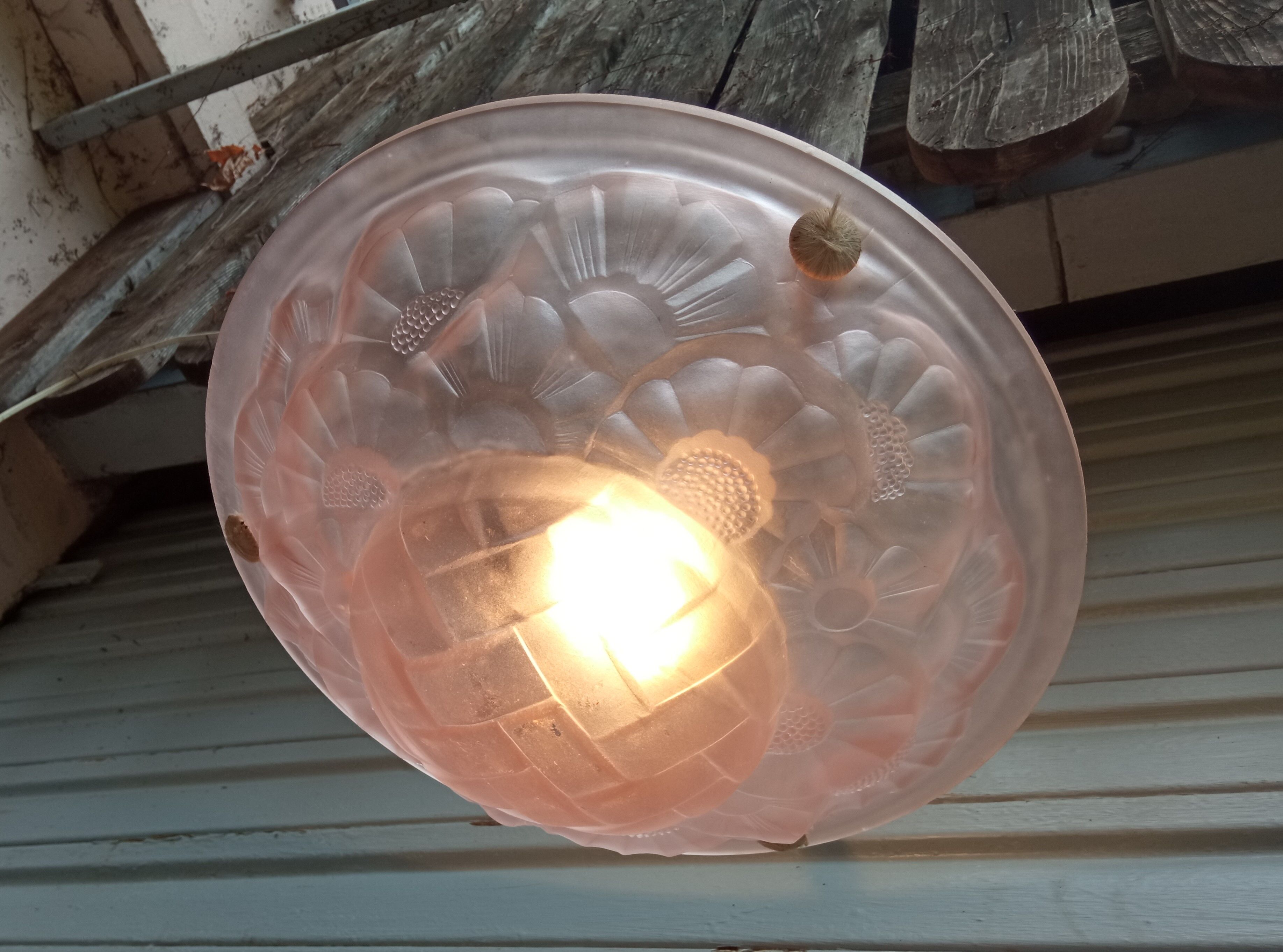 Ceiling light / Art Nouveau chandelier in pressed molded glass in working order - Degué