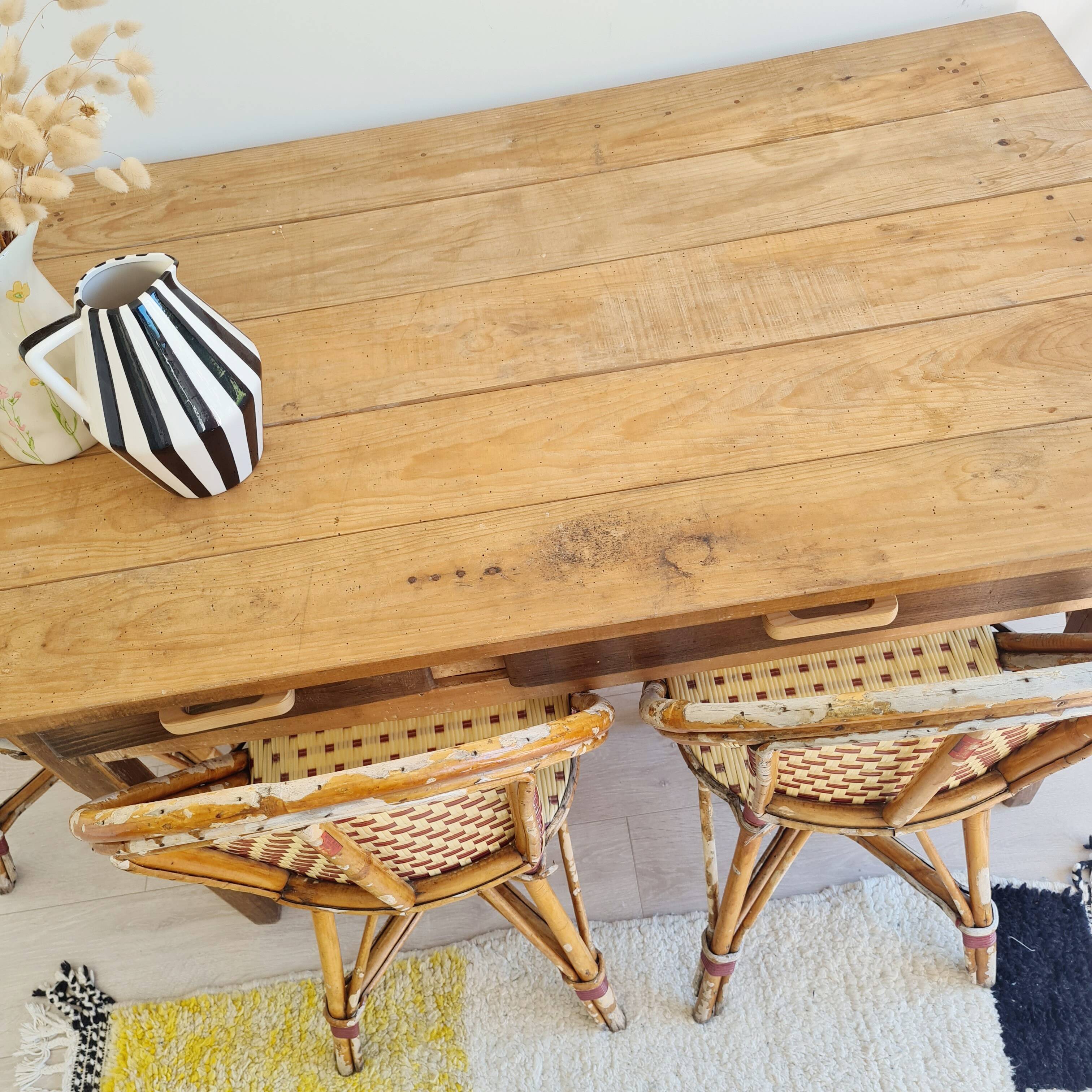 Antique farmhouse table - 2 drawers