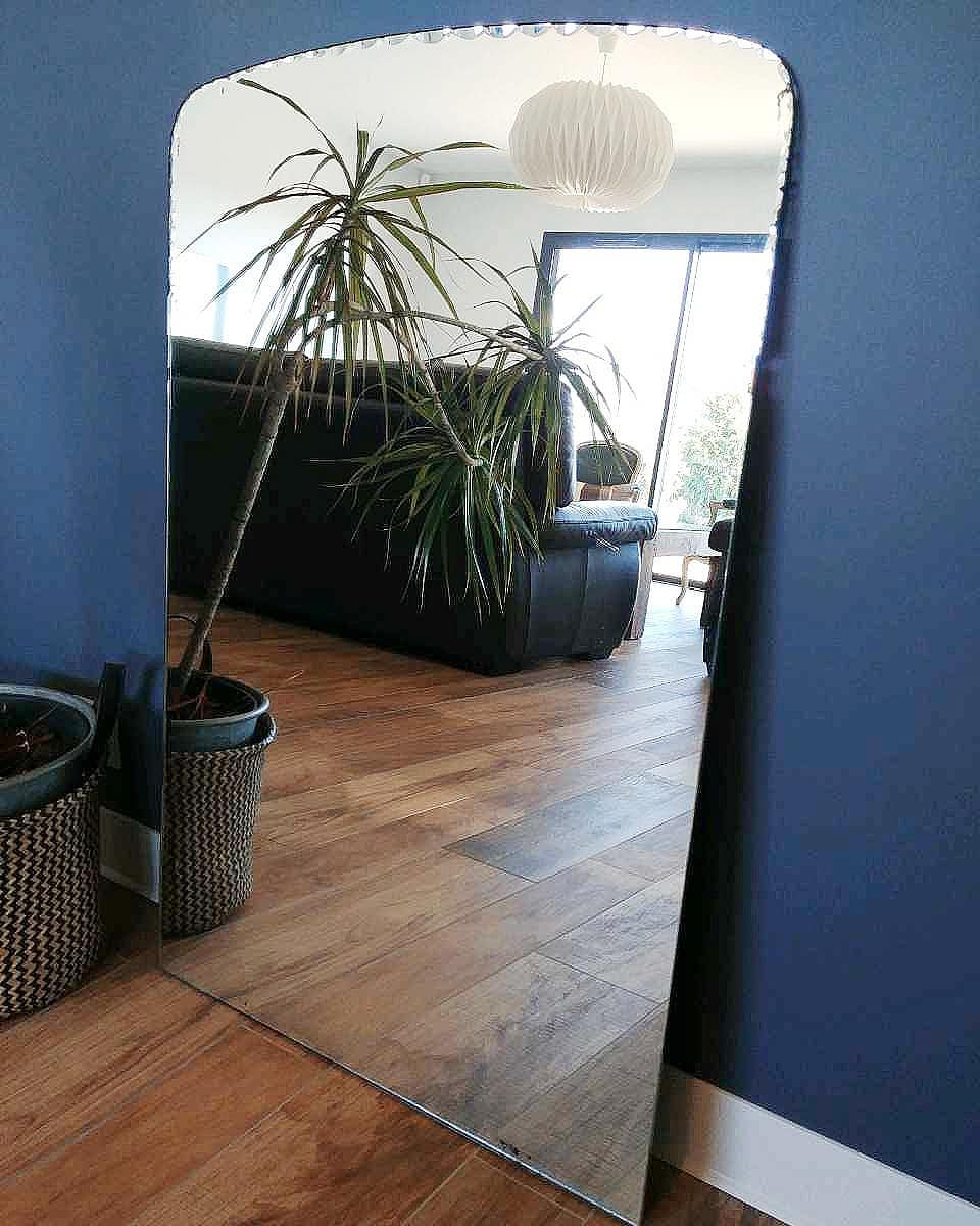 Bevelled mirror 104 x 66.5 CM