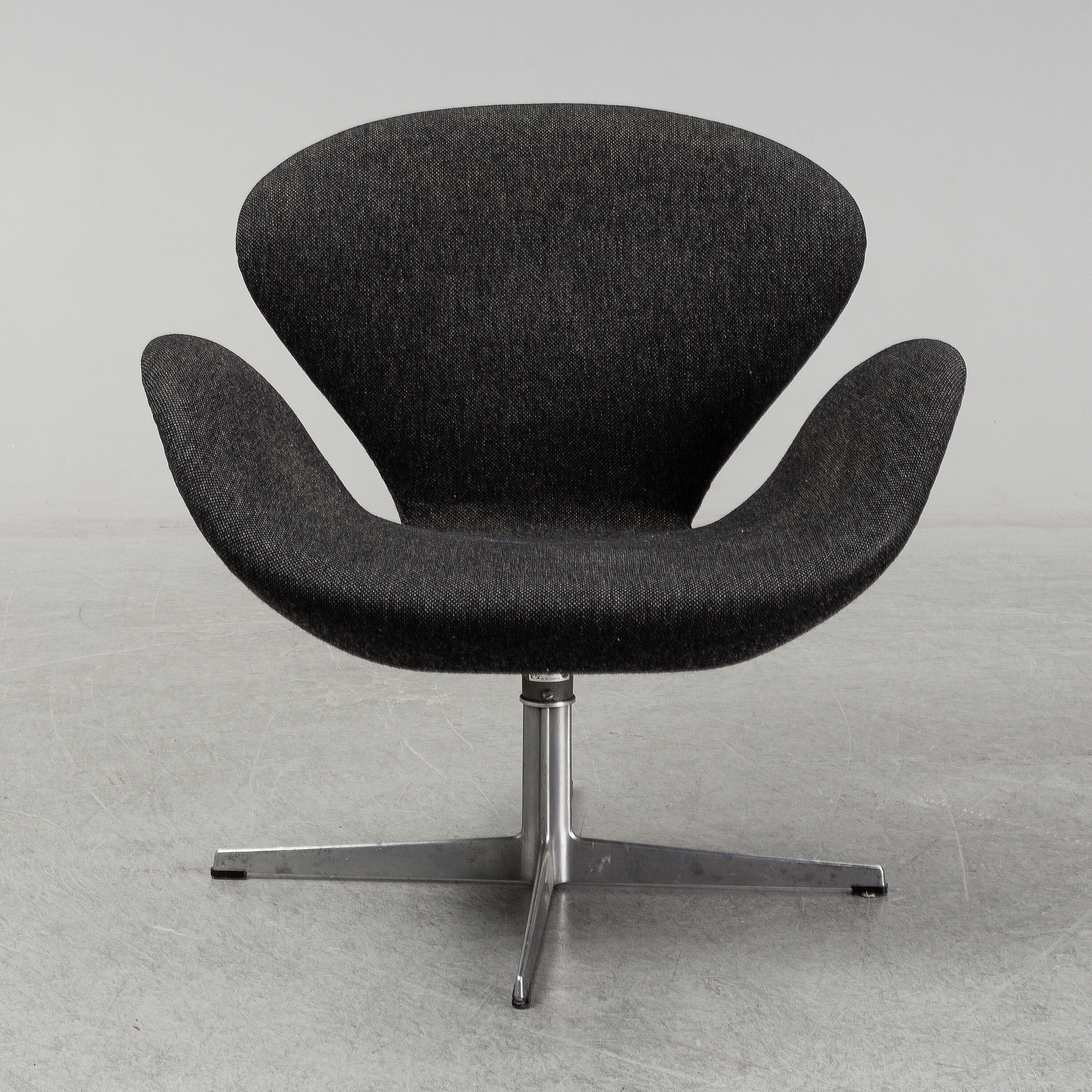 Arne Jacobsen armchair "the swan" Fritz Hansen