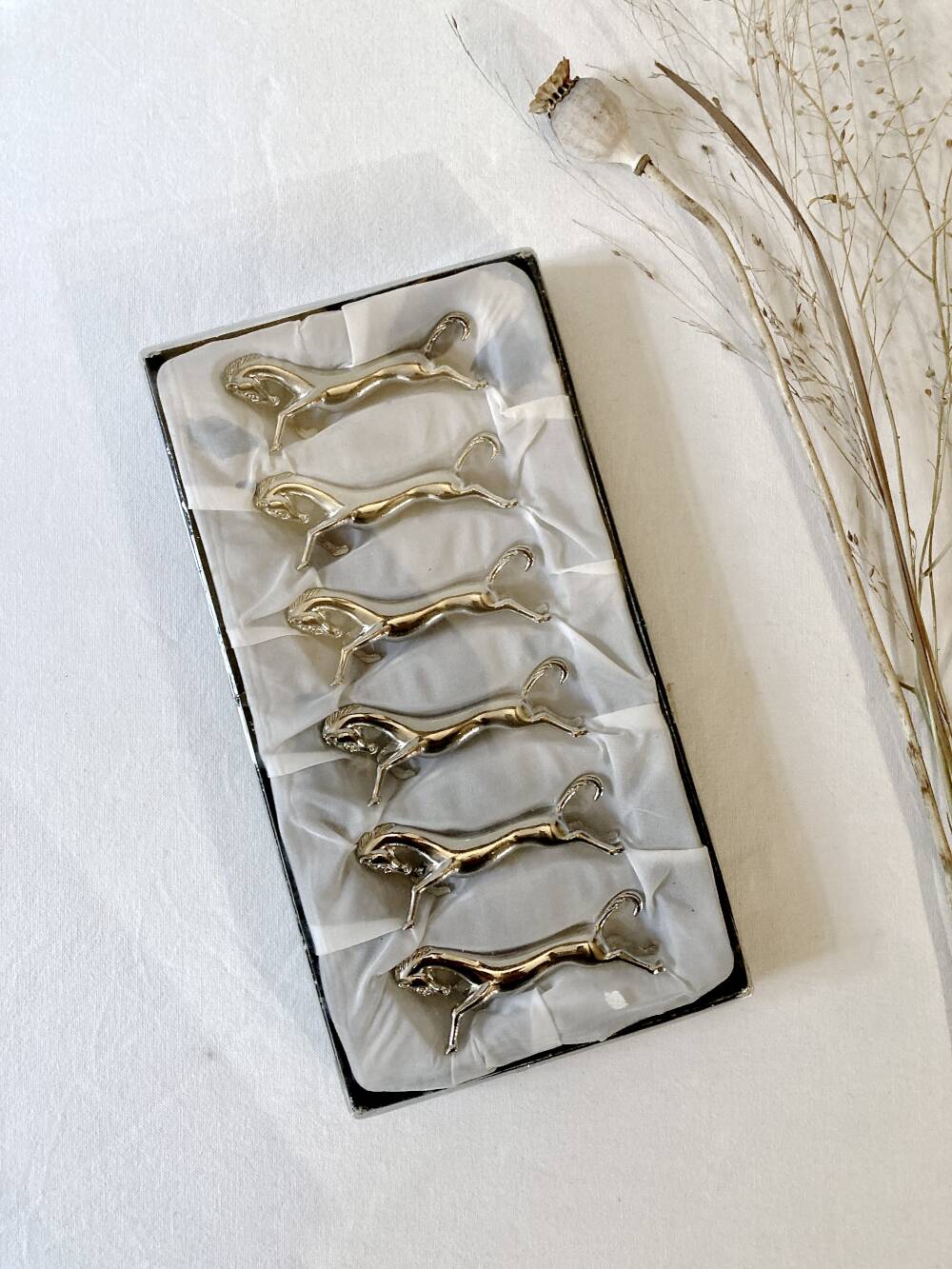 6 silver-plated knife rests in the shape of a horse. 1960s.