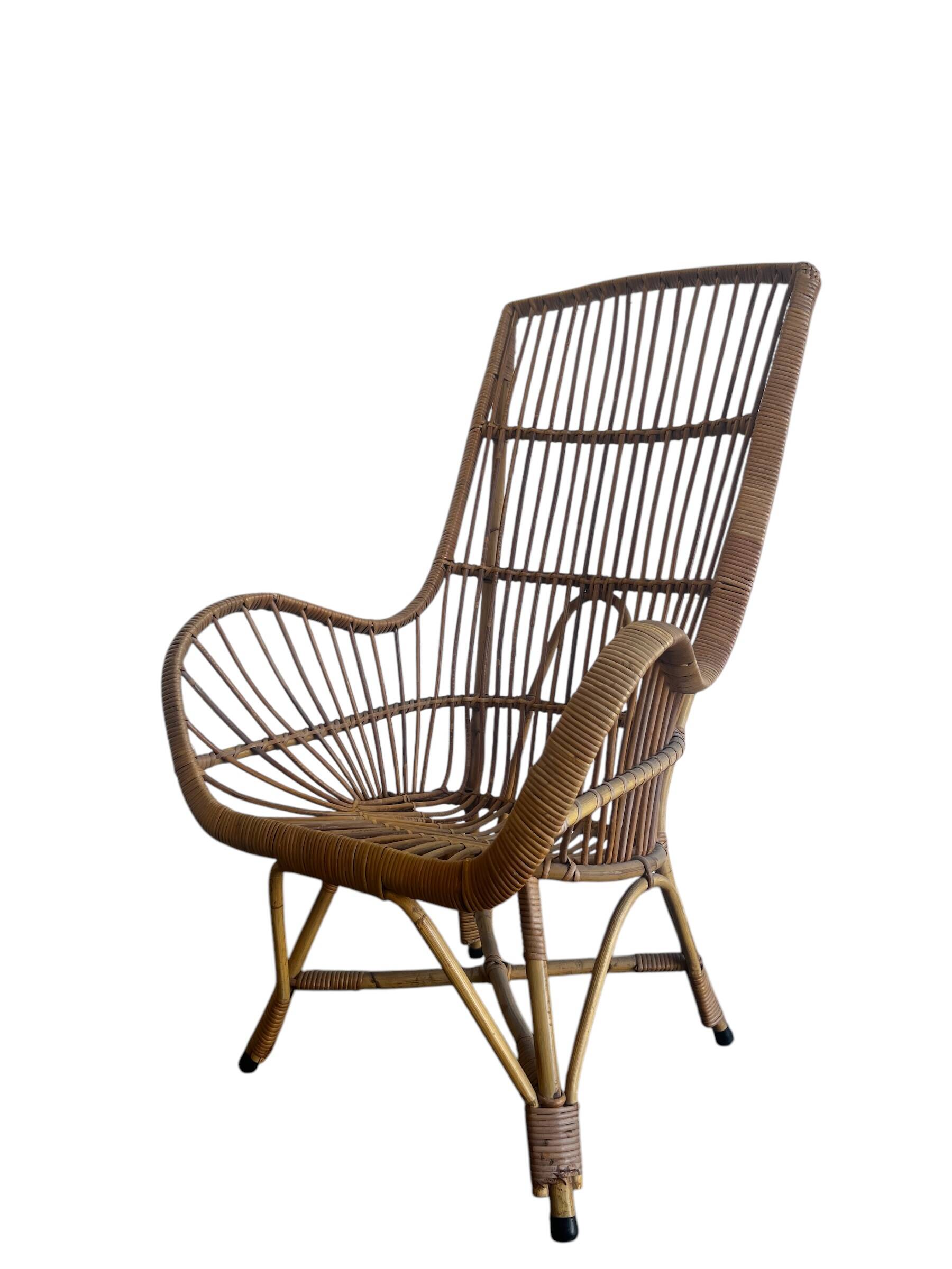 Vintage wicker chair/single seat/armchair