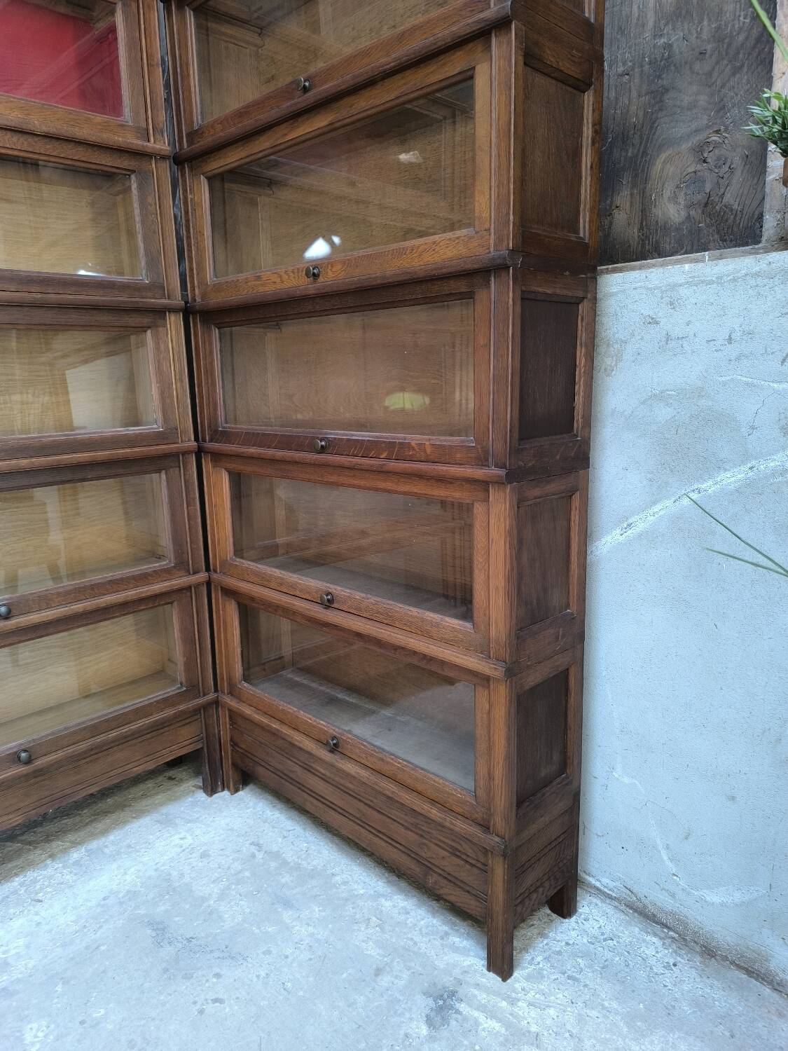 Oak display cabinet MD 1900