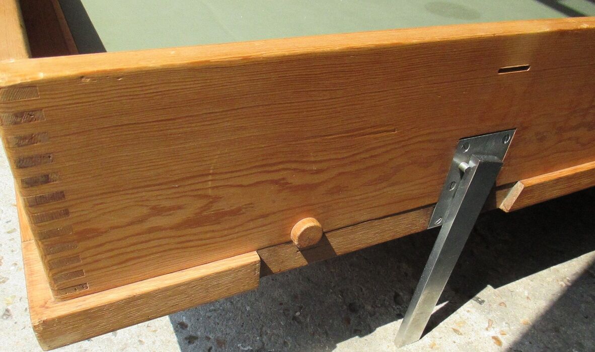 Wall retractable Hans Wegner bed Murphy bed