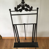 Easel