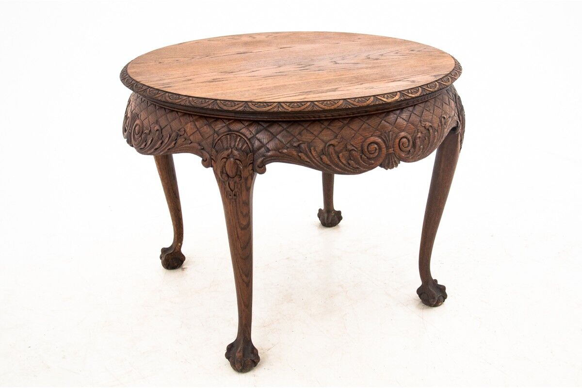 Round coffe table from circa 1910