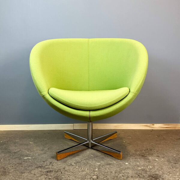 Fauteuil ''Planet'' de Stokke, chrome et housse en tissu vert lime, style milieu du siècle.