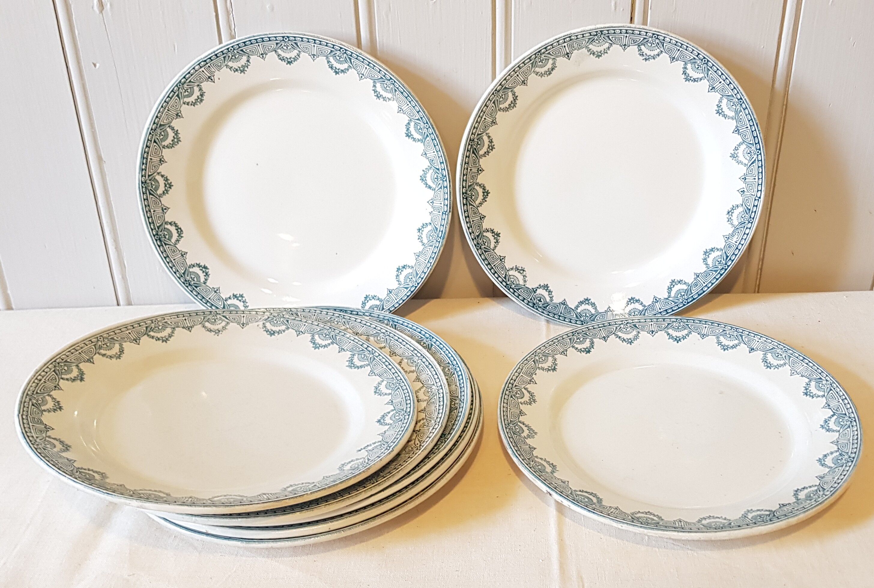 8 flat plates Iron Earth "Recamier"