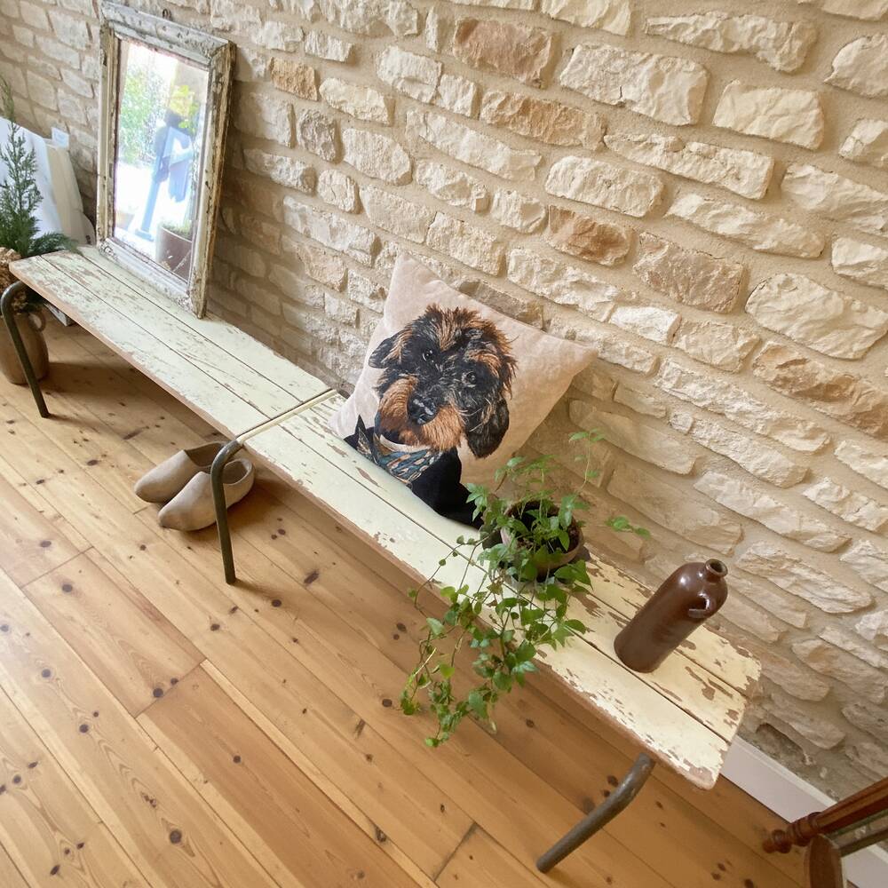 Ancien banc d’école patiné