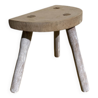 Half moon triode stool