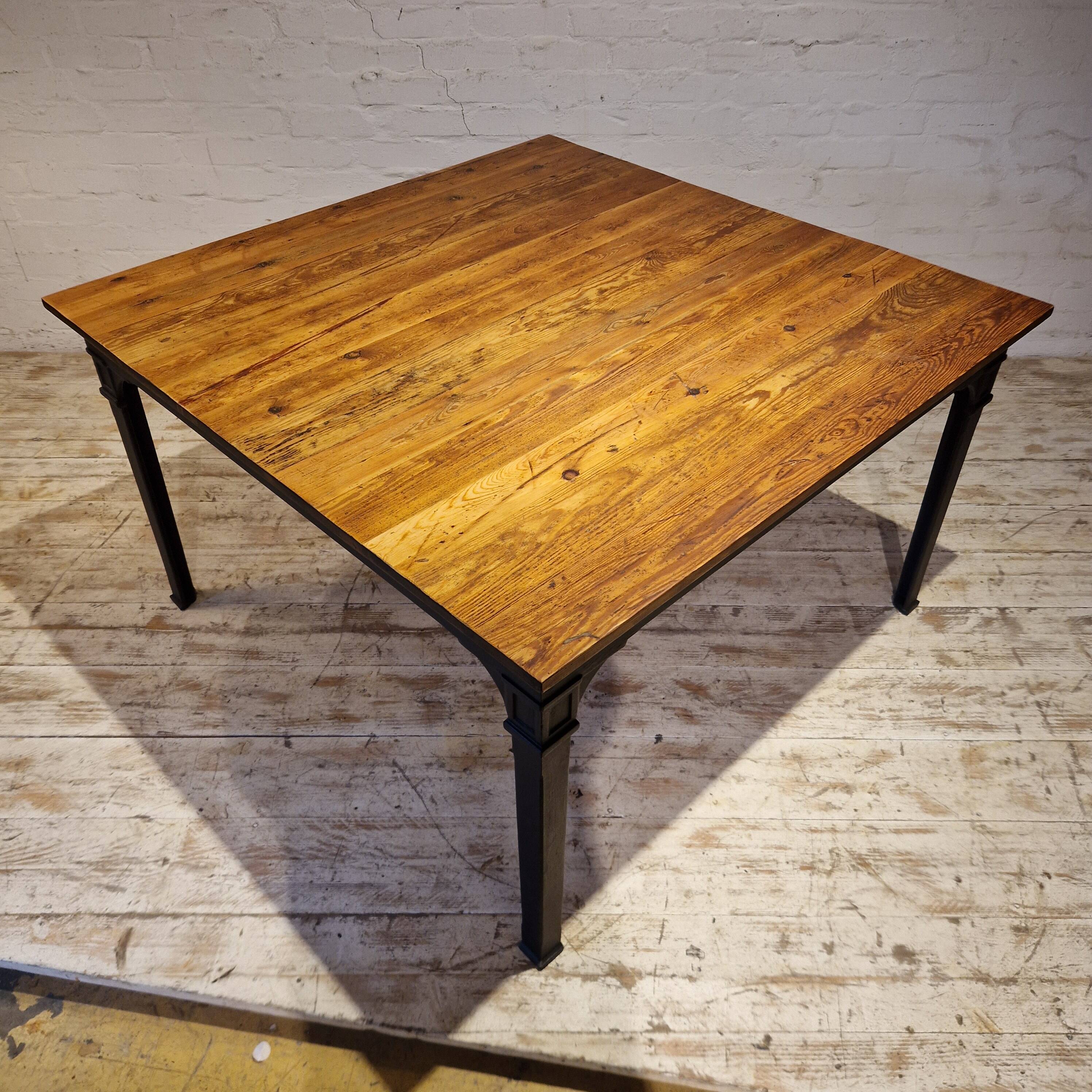 Esstisch "Telegrafen Tisch" Pitchpine quadratisch