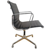 Fauteuil EA 108 de Charles & Ray Eames pour Vitra