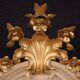 Grand miroir laqué et doré de style Louis XV du 20e siècle.