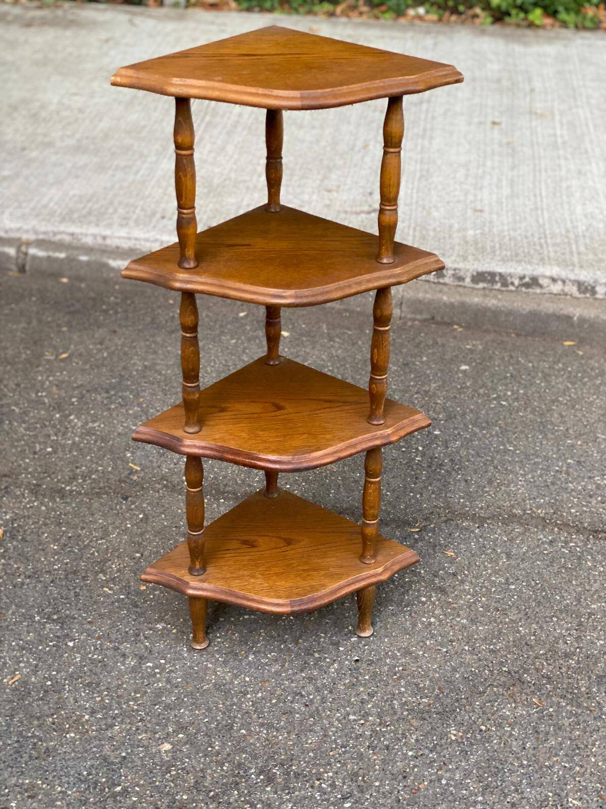 1970 dismantlable oak corner shelf with 4 levels