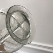 Carafe à liqueur à compartiments en verre moulé début XXème