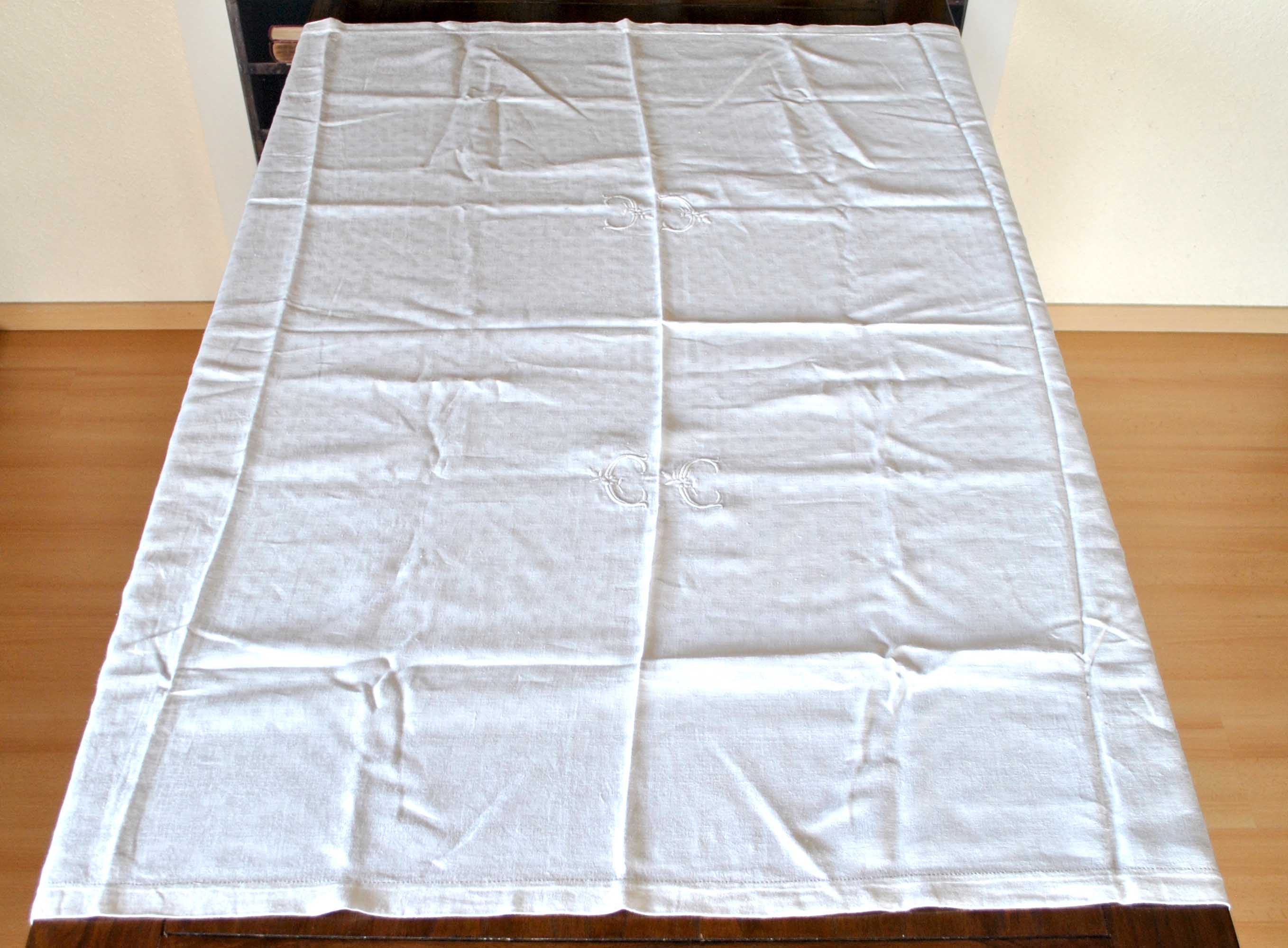Vintage tablecloth in damask cotton white embroidered monogram CC 160x130 *D9*
