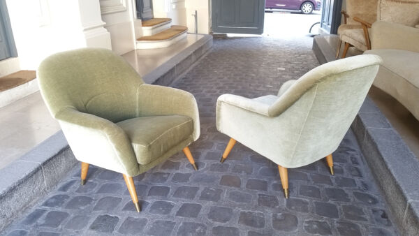 Fauteuil danois club organique années 50 vert tendre glacé