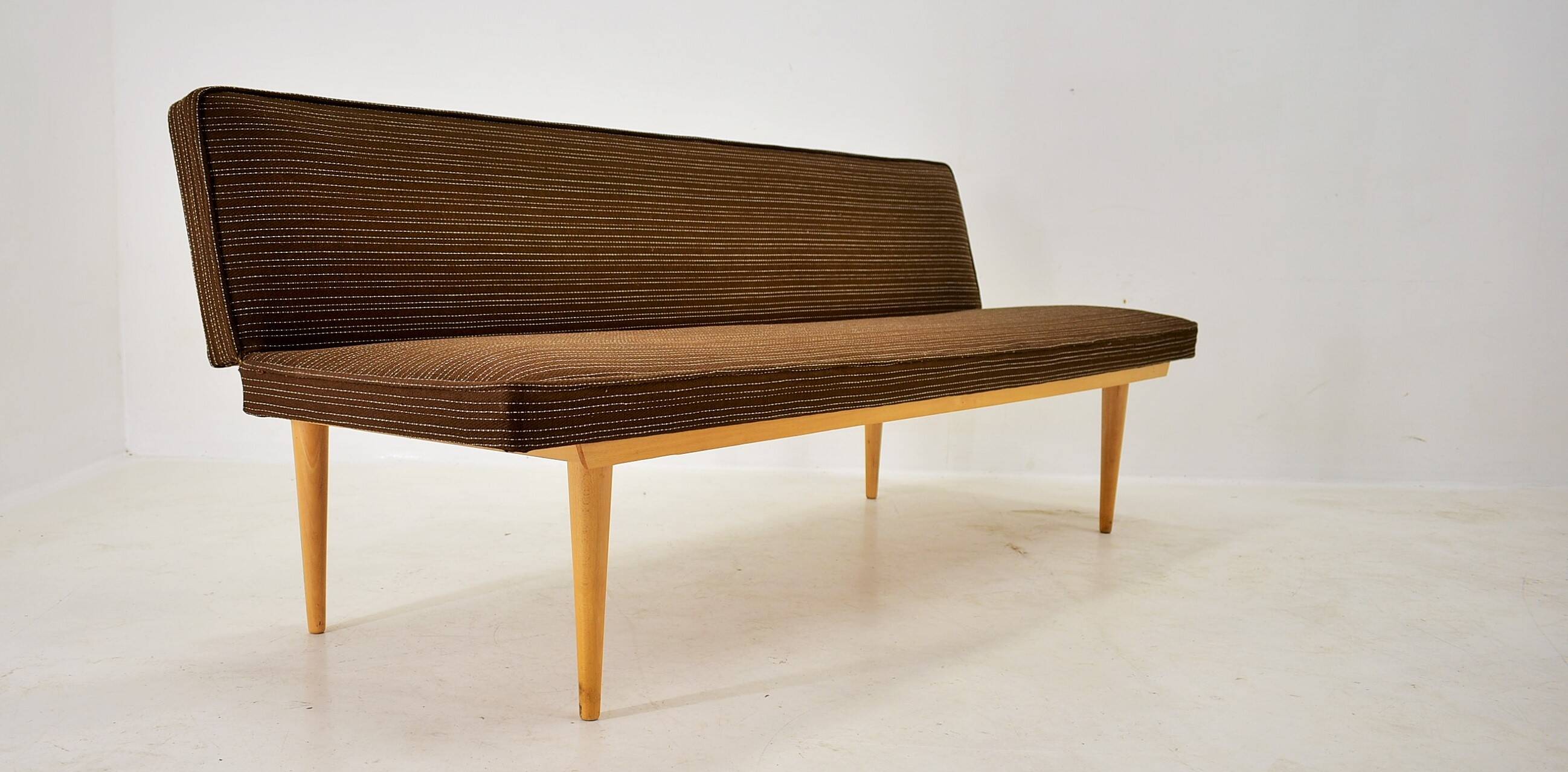Mid-century Sofa or Day Bed by Miroslav Navrátil, Interier Praha, 1960's