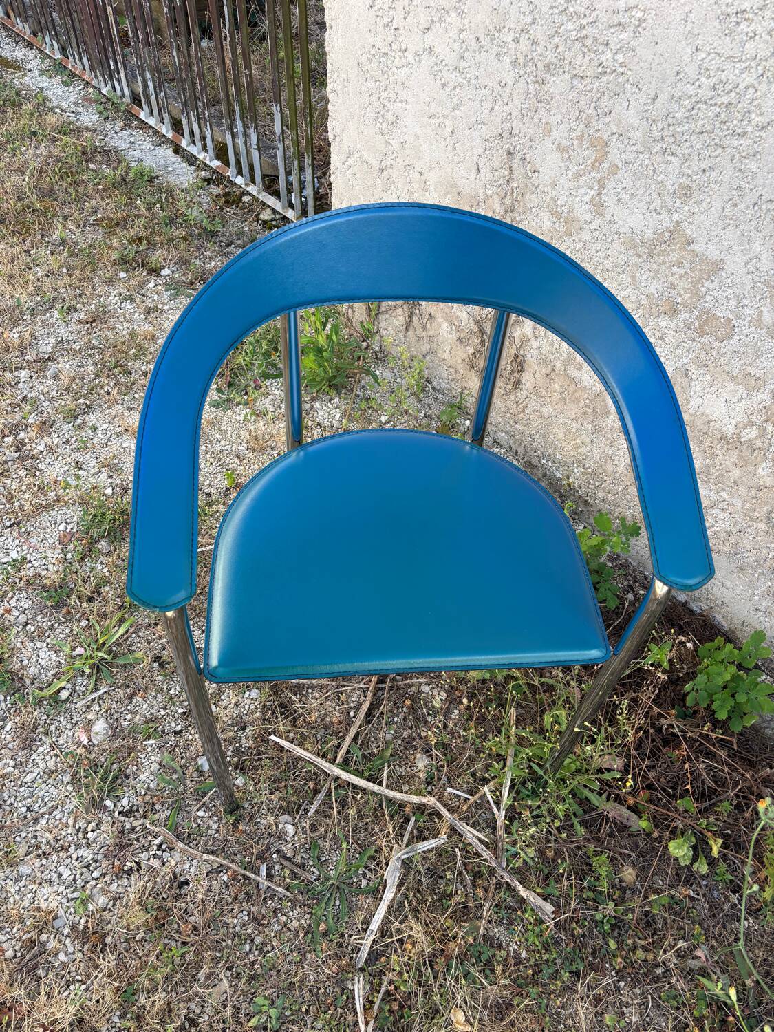 Set of 6 vintage Italian design chairs in leather and chrome metal.