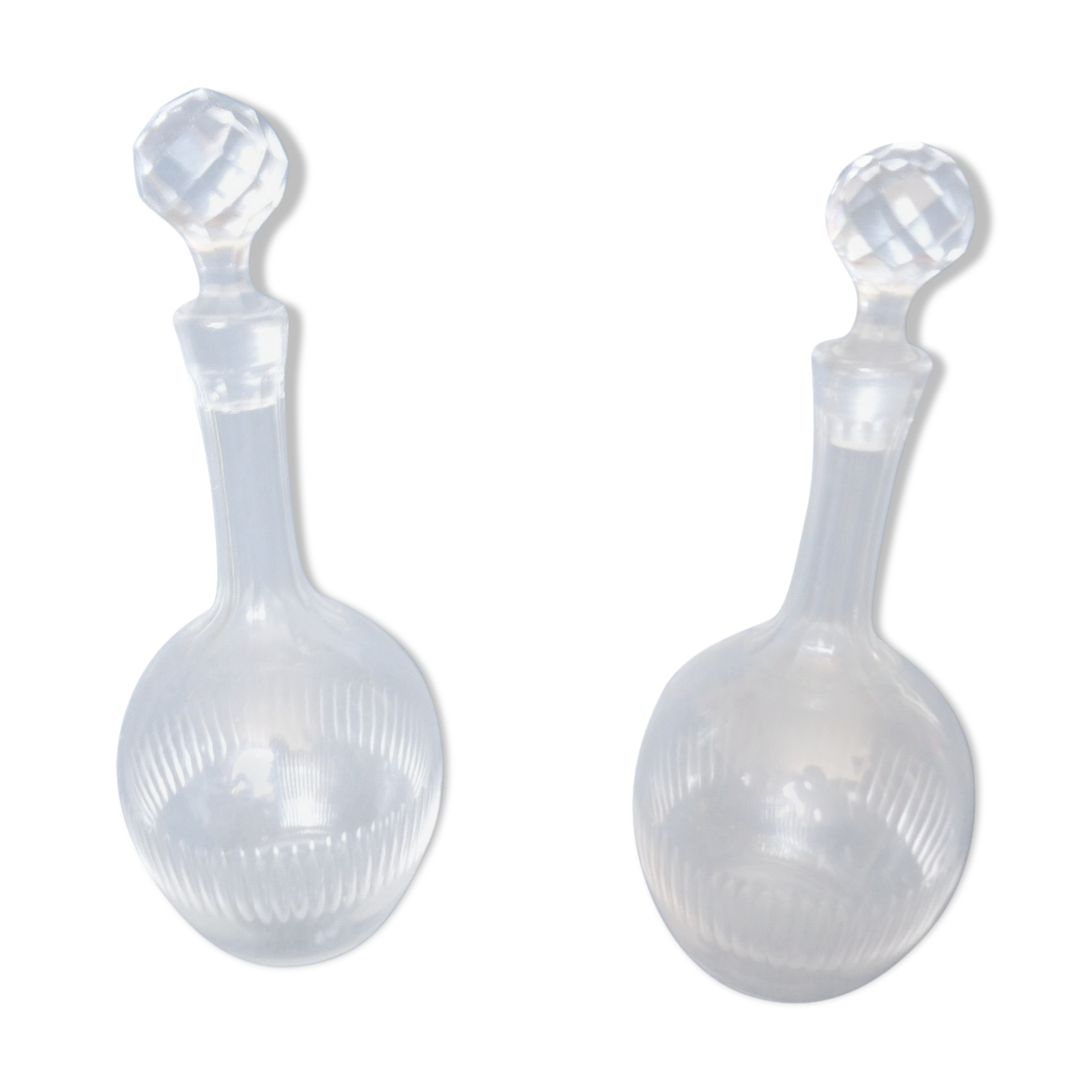 Lot de 2 carafes en cristal taille main cul meule