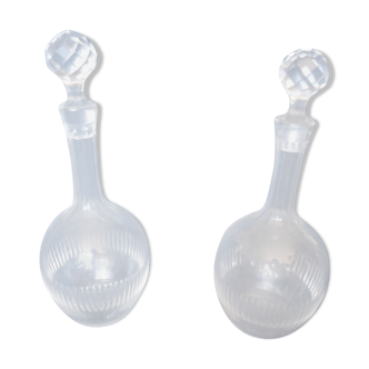 Lot de 2 carafes en cristal taille main cul meule