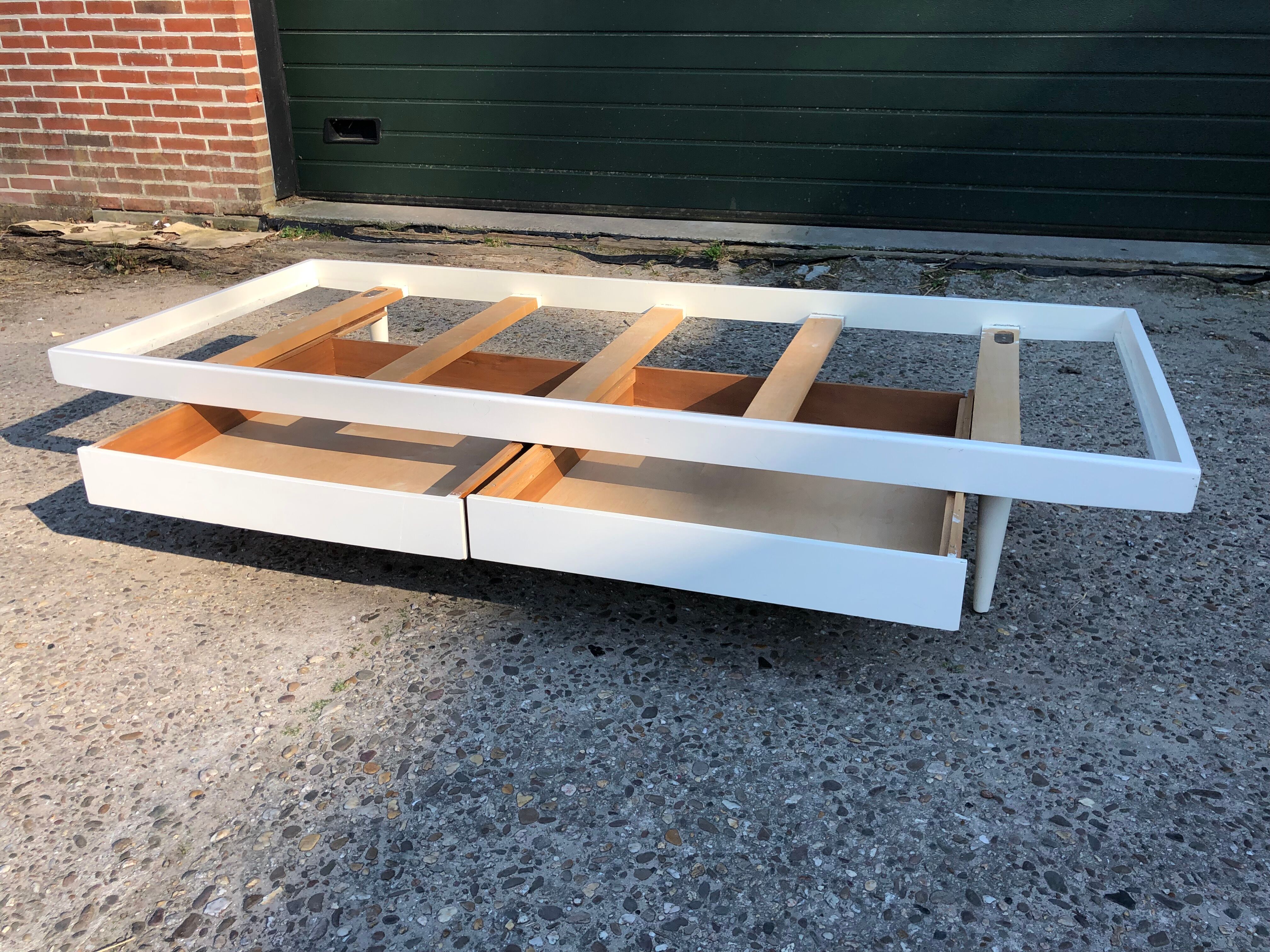 Vintage teak meridian