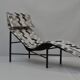Chaise Longue Sculpturale ‘Skye’ par Torbjörn Björklund, années 1980 – Rembourrée à neuf.