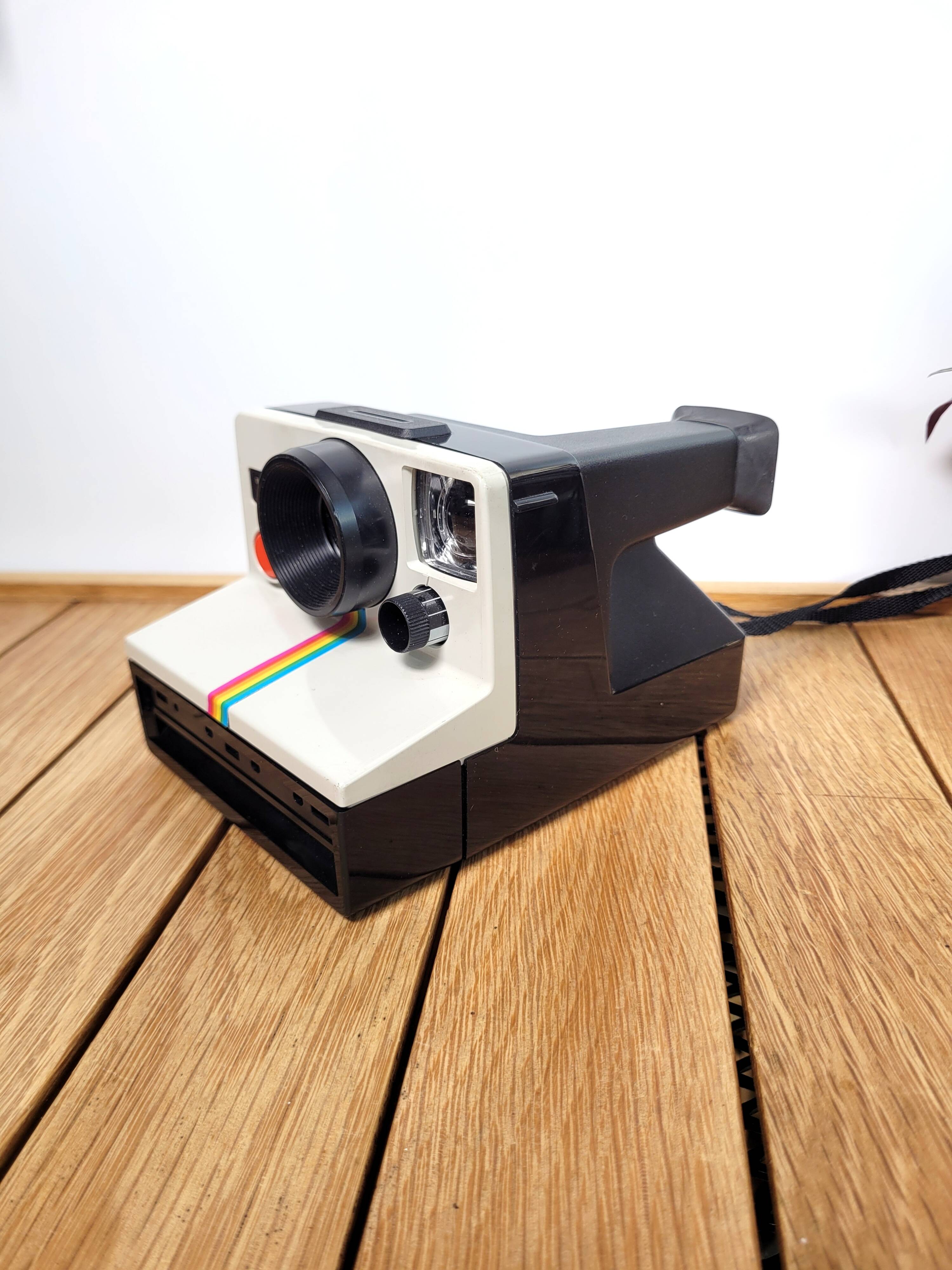 Vintage Polaroid 1000 camera