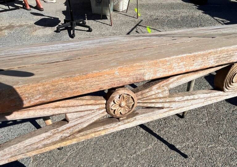Table en teck pour terrasse et balcon