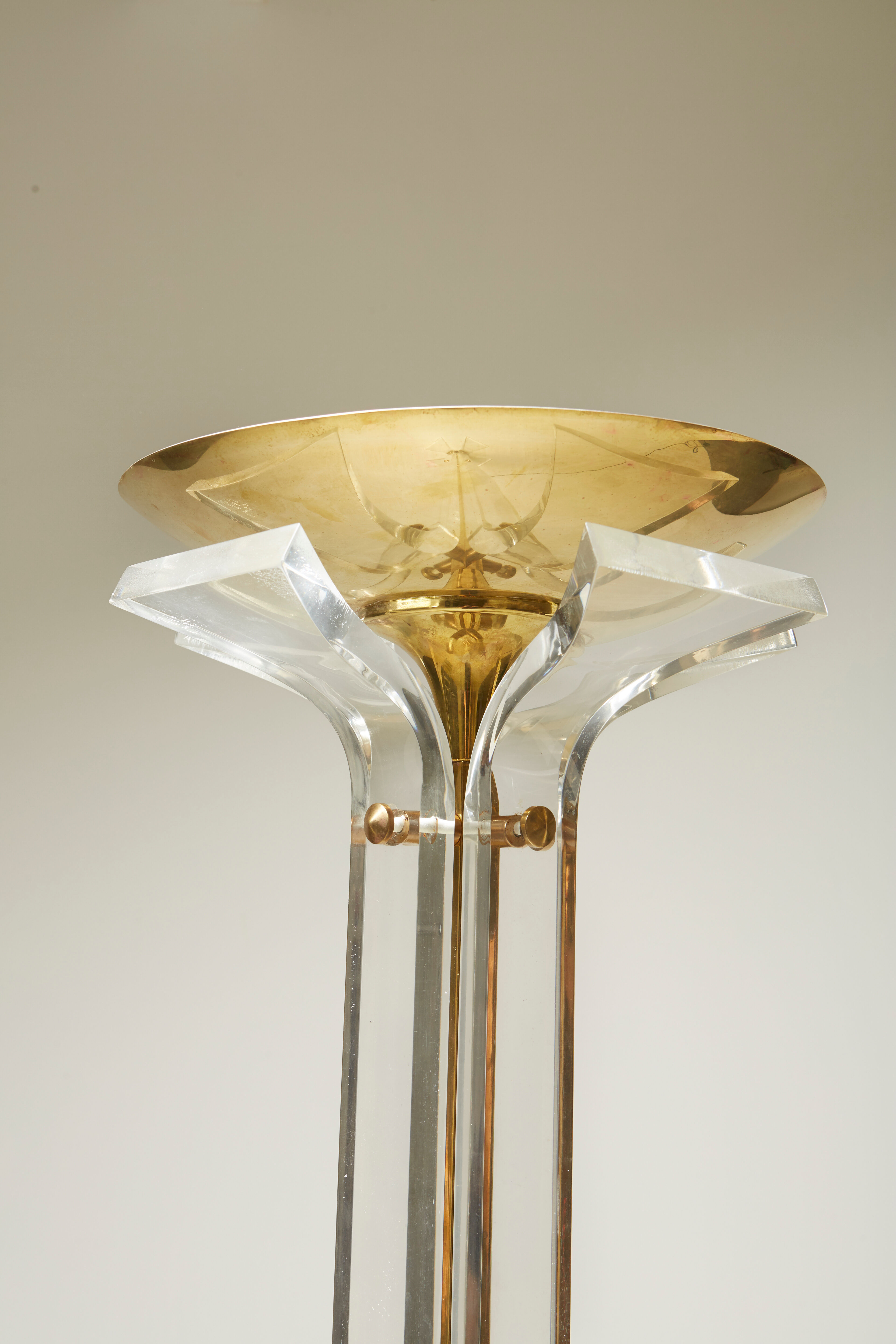 Brass and plexiglass floor lamp Hollywood regency 1970s