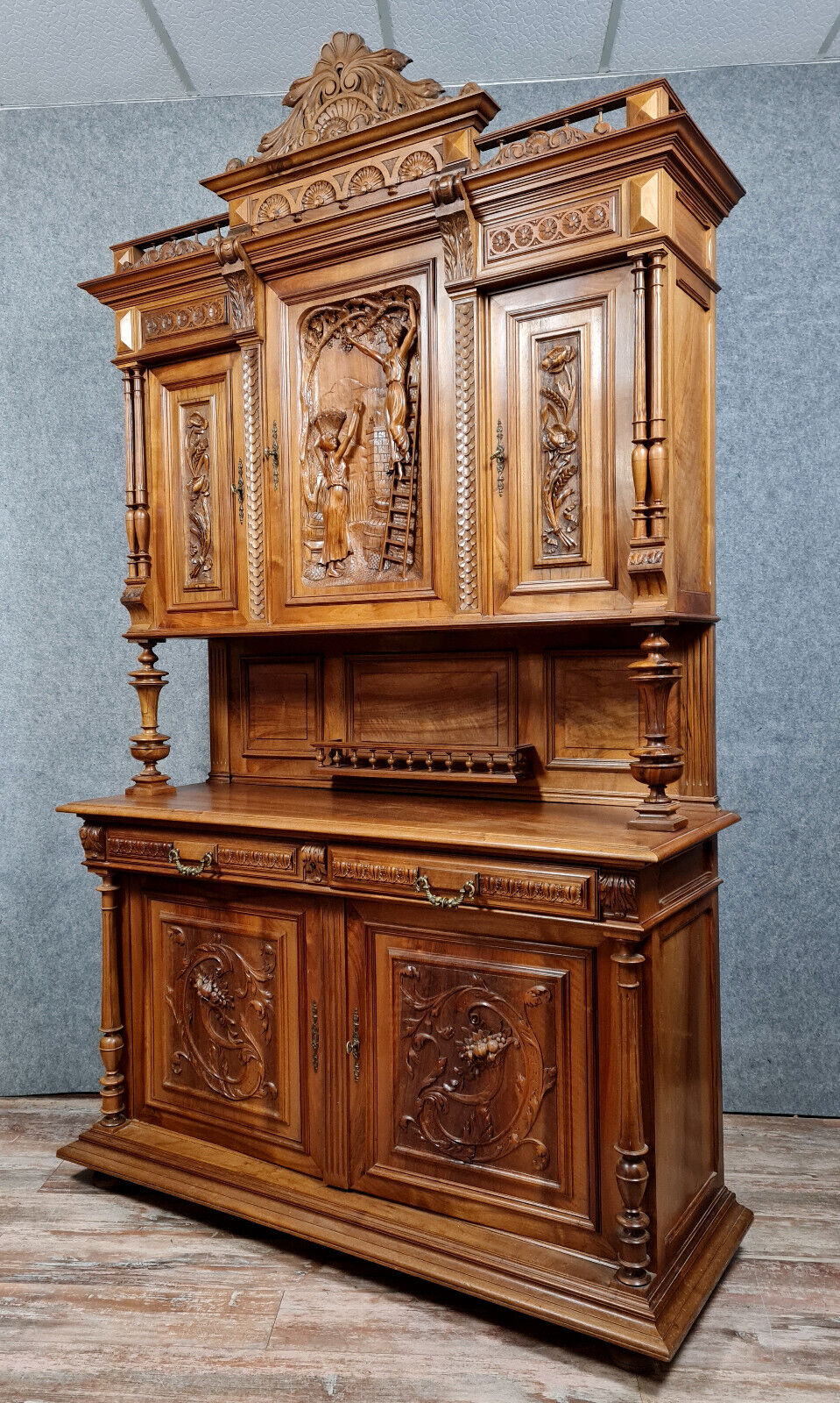 Renaissance style sideboard in solid walnut around 1850