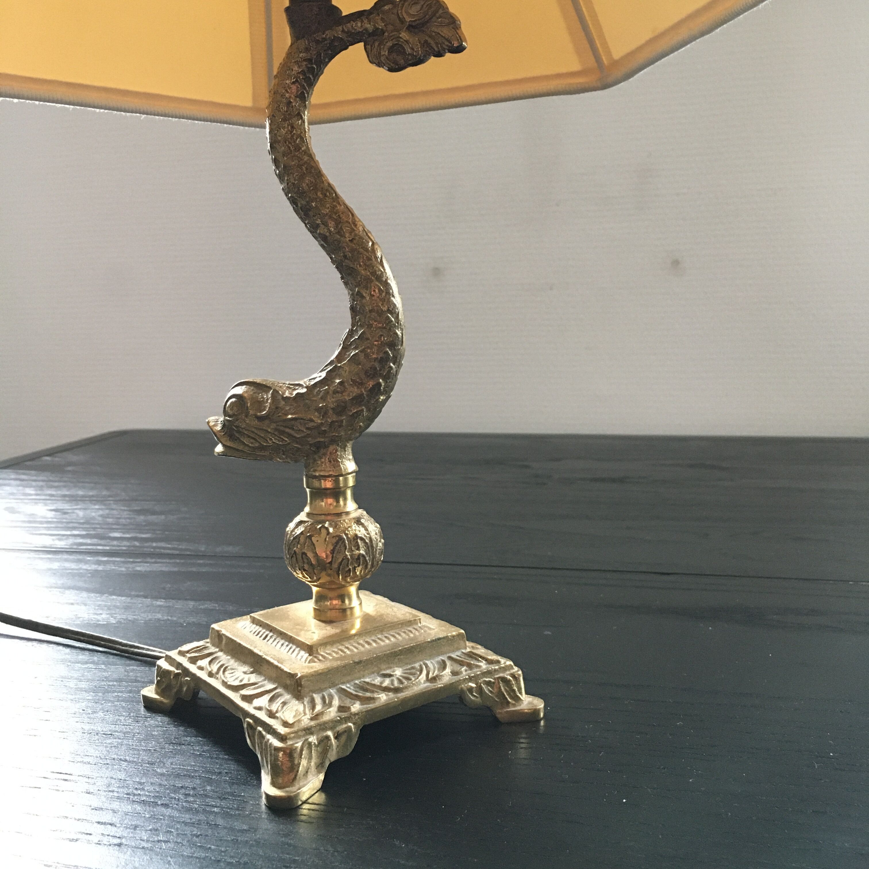 Golden bronze fish lamp
