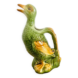 Duck pitcher