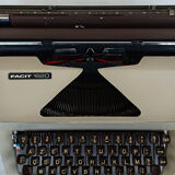 Facit typewriter made in Sweden with its carrying case