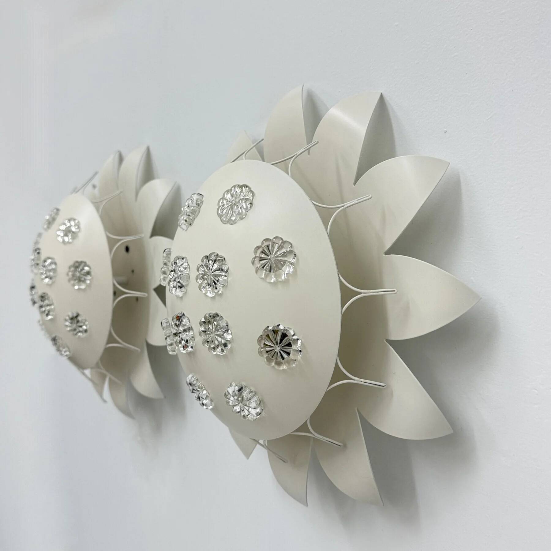 Set of 2 Emil Stejnar wall lamps with flower crystals, 1950s Vienna