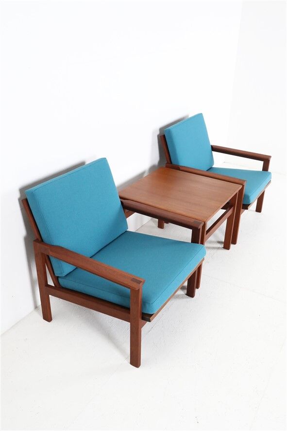 Ensemble de 2 fauteuils en teck "Capella" restaurés d'Illum Wikkelsø / Niels Eilersen.